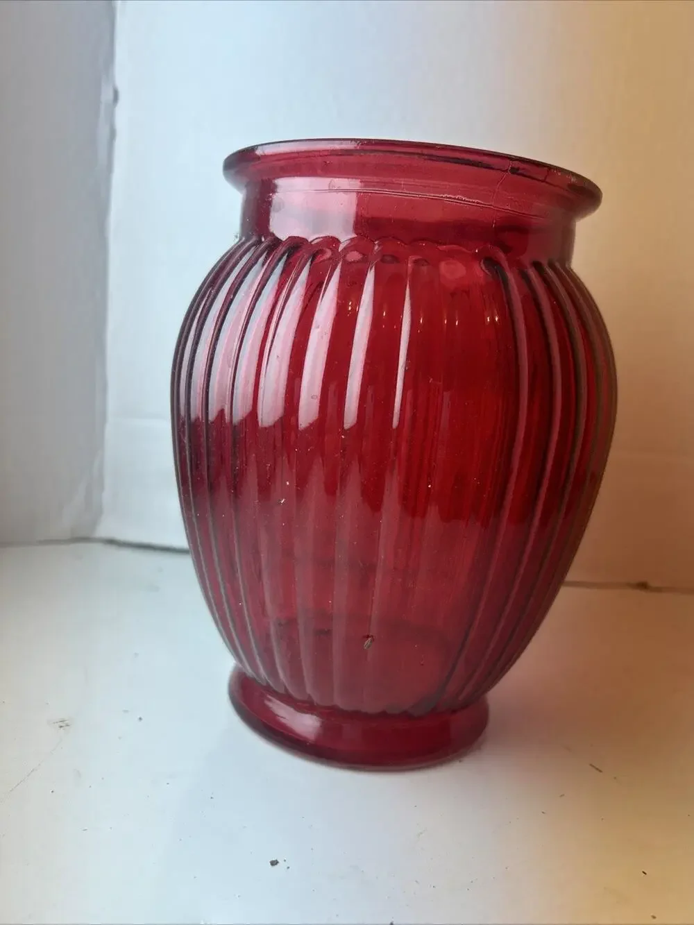 CHRISTMAS RED 7.5”T x 5”W VASE-1 800 FLOWERS. Read Description